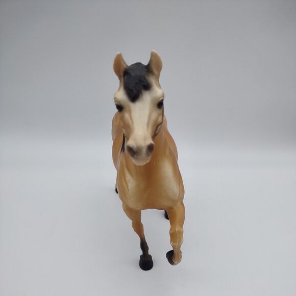 Breyer #111 Cheyenne Buckskin Horse Western Prancer Mold Dorsal Stripe - Picture 2 of 14